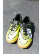 Fussball-Turnschuhe, Größe 31