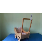 Puppenwagen aus Holz mit Kissen
